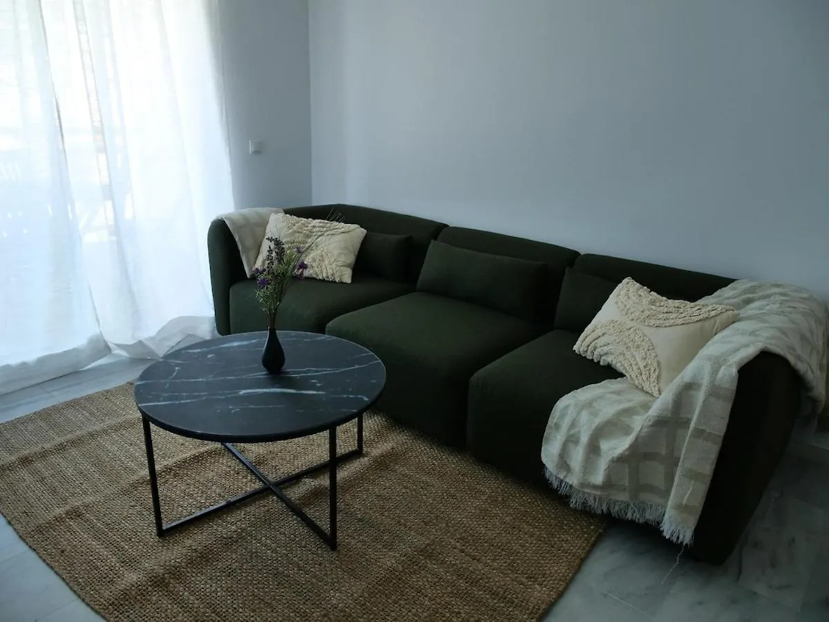 דירות בנאלמדנה Sunset Views 2Br High Floor Gem